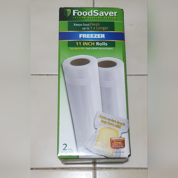 FoodSaver Vacuum Sealing Bags 2 Rolls FREEZER 2 Rolls 11 in. x 16 ft. - Picture 2 of 2
